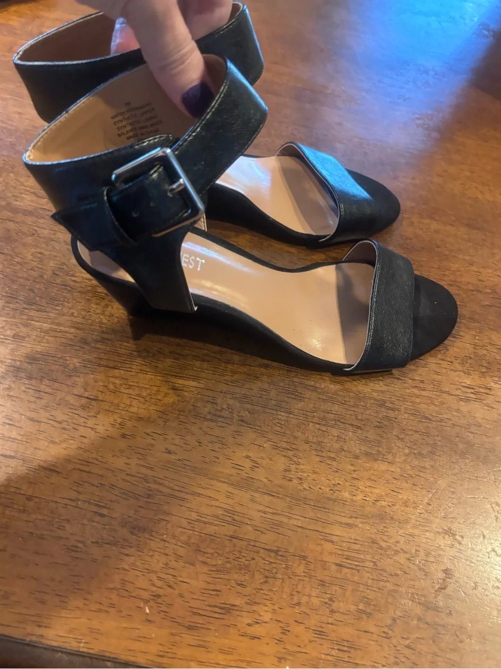 Nine West buckle clean sandals